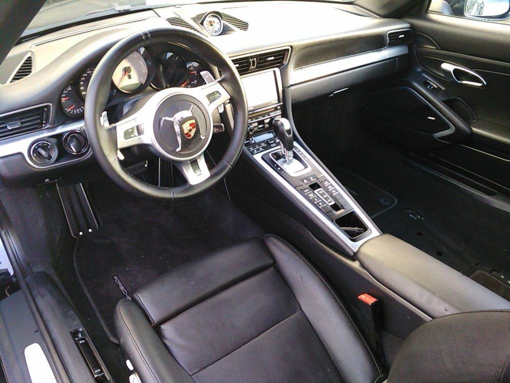 2013 Porsche 911 Carrera S – ONLY 855 MILES!